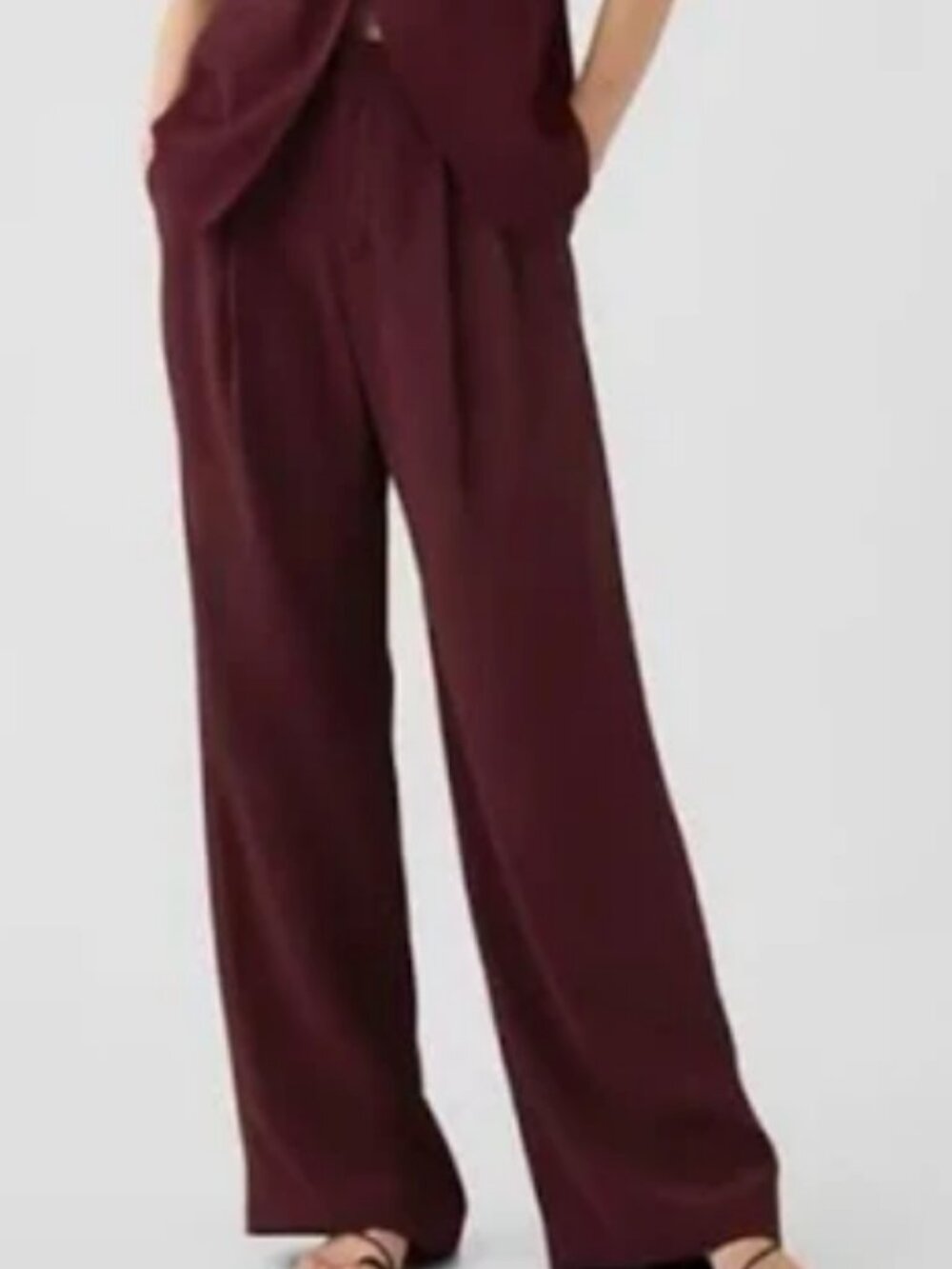 NWT Gap 365 Pleated Trouser - Burgundy (Sold out!)